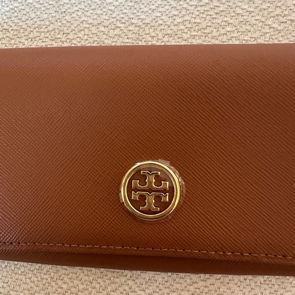 NWT Tory Burch Luggage Color Robinson Envelope Continental Wallet - Picture 2 of 9